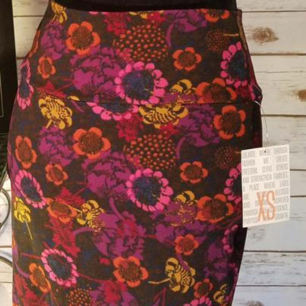XS Lularoe Cassie Skirt